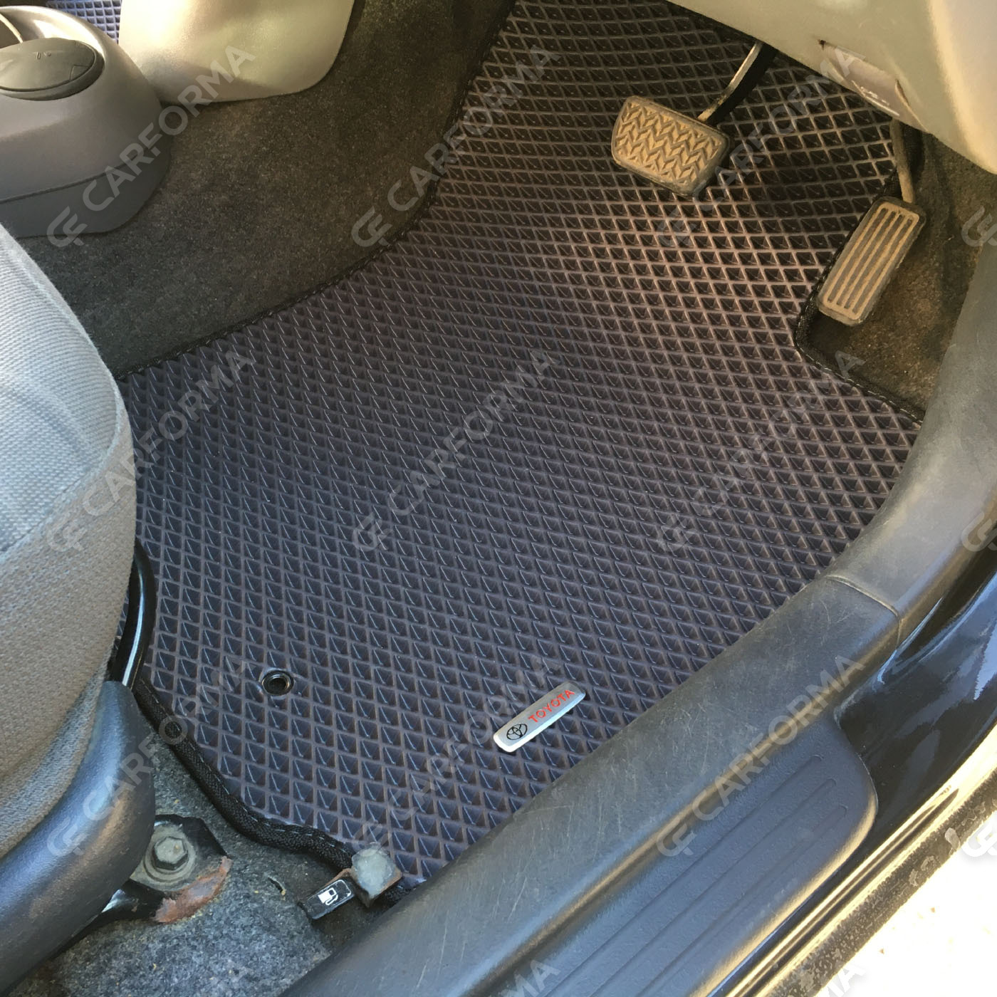 Коврики на Toyota Vitz I 1998&nbsp;-&nbsp;2005 в Новокузнецке