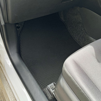 EVA коврики на Toyota Yaris IV 2019 - 2025 в Новокузнецке