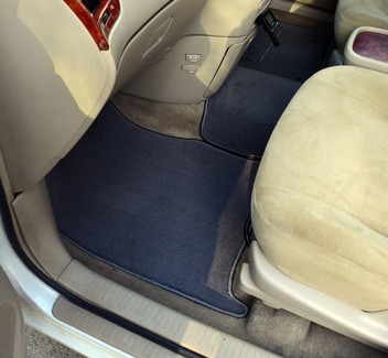 Коврики на Toyota Ipsum II 2001 - 2009 в Новокузнецке