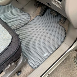 Коврики на Toyota Estima II 2000 - 2005 в Новокузнецке