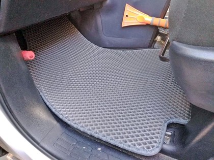 Ворсовые коврики на Toyota Noah (R80) 2014 - 2021 в Новокузнецке