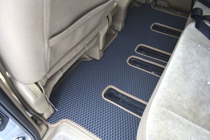 Коврики на Nissan Serena (C24) 1999 - 2005 в Новокузнецке