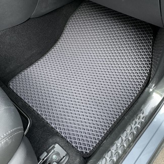 Коврики на Toyota C-HR 2016 - 2025 в Новокузнецке