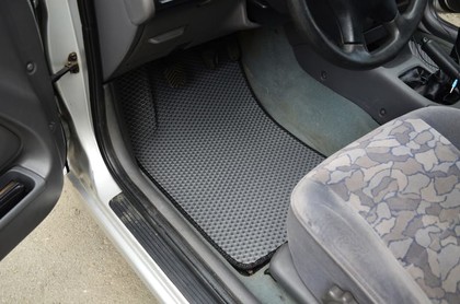 Ворсовые коврики на Toyota Avensis I 1997 - 2002 в Новокузнецке