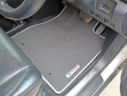 Коврики на Toyota Harrier II 2003 - 2013 в Новокузнецке