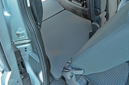 Ворсовые коврики на Nissan Serena (C26) 2010 - 2016 в Новокузнецке