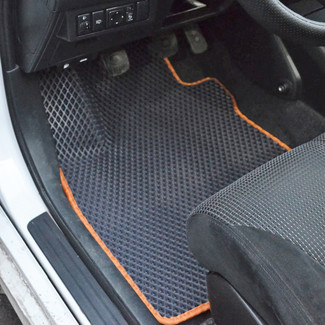 Коврики на Nissan Tiida (C11) 2004 - 2014 в Новокузнецке
