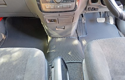 Коврики на Toyota Ipsum II 2001 - 2009 в Новокузнецке