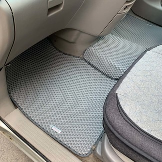 Коврики на Toyota Estima II 2000 - 2005 в Новокузнецке