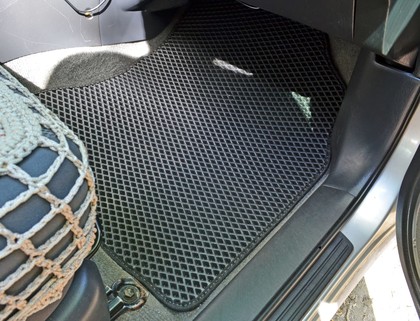 Коврики на Toyota Rav4 II 2000 - 2006 в Новокузнецке