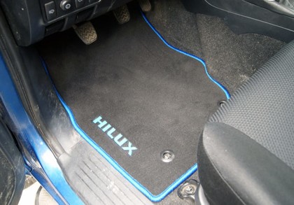 Коврики на Toyota Hilux VII 2008 - 2015 в Новокузнецке