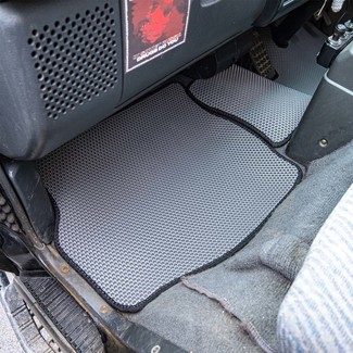 Коврики на Mitsubishi Delica 3 1986 - 1999 в Новокузнецке