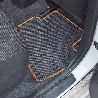 Коврики на Nissan Tiida (C11) 2004 - 2014 в Новокузнецке