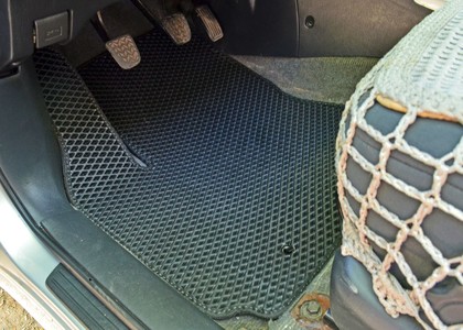 Коврики на Toyota Rav4 II 2000 - 2006 в Новокузнецке