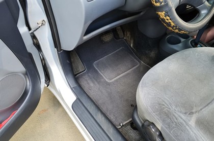 Ворсовые коврики на Toyota Yaris I 1999 - 2005 в Новокузнецке