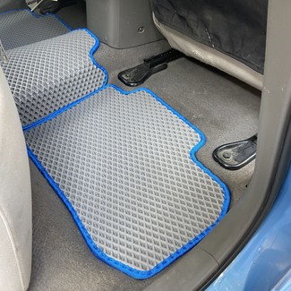 Коврики на Nissan Leaf (ZE0) 2009 - 2012 в Новокузнецке