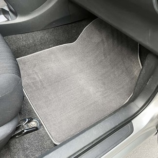 Коврики на Toyota Auris I 2006 - 2012 в Новокузнецке