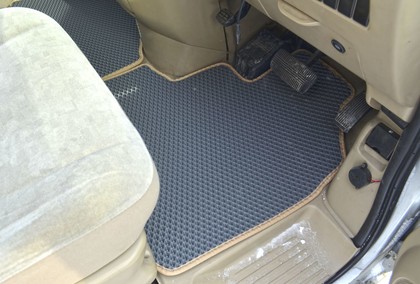 Коврики на Nissan Serena (C24) 1999 - 2005 в Новокузнецке