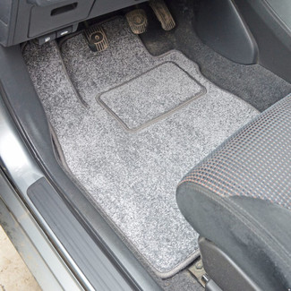 Коврики на Nissan Tiida (C11) 2004 - 2014 в Новокузнецке