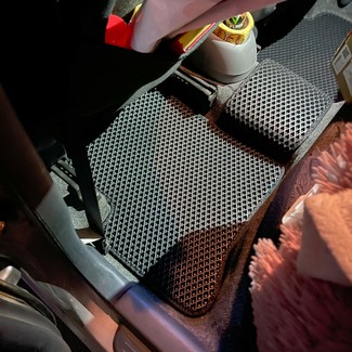 Коврики на Toyota Vitz I 1998 - 2005 в Новокузнецке