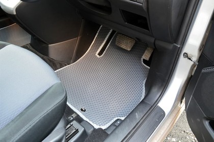 Коврики на Mazda Premacy II 2005 - 2010 в Новокузнецке