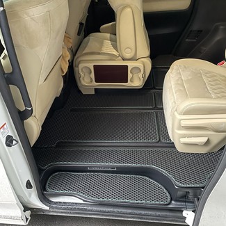 Ворсовые коврики на Toyota Vellfire (H30) 2015 - 2023 в Новокузнецке