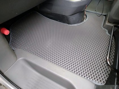 Ворсовые коврики на Toyota Voxy (R70) 2007 - 2013 в Новокузнецке