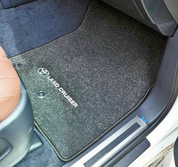 Ворсовые коврики на Toyota Land Cruiser 200 2007 - 2021 в Новокузнецке