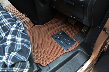 Ворсовые коврики на Nissan Serena (C26) 2010 - 2016 в Новокузнецке