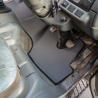 Коврики на Mitsubishi Fuso Canter VI узкая кабина 1991 - 2010 в Новокузнецке