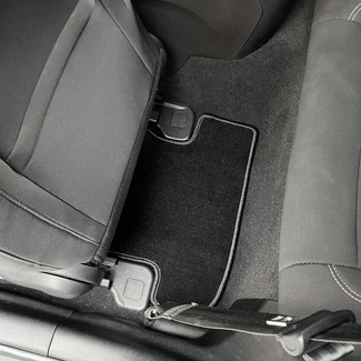 Коврики на Ford Mustang VI 2013 - 2023 в Новокузнецке
