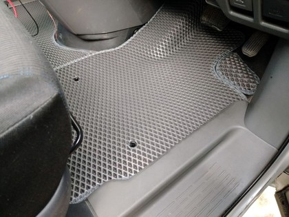 Ворсовые коврики на Toyota Voxy (R70) 2007 - 2013 в Новокузнецке
