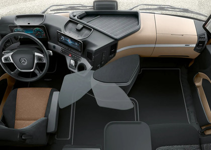 EVA коврики на Mercedes Actros MP4 MP5 тягач GigaSpace 2011 - 2025 в Новокузнецке