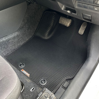 EVA коврики на Toyota Yaris IV 2019 - 2025 в Новокузнецке