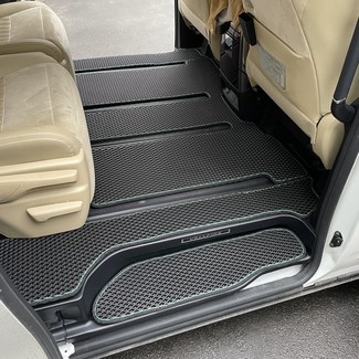 Ворсовые коврики на Toyota Vellfire (H30) 2015 - 2023 в Новокузнецке