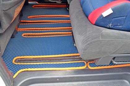 Коврики на Nissan Serena (C25) 2005 - 2010 в Новокузнецке