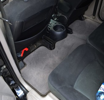 Коврики на Mitsubishi Grandis 2003 - 2009 в Новокузнецке