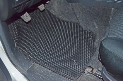 Коврики на Toyota Hilux VII 2008 - 2015 в Новокузнецке