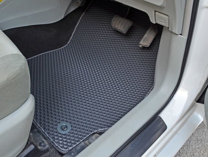 EVA коврики на Toyota Prius Alpha 2011 - 2021 в Новокузнецке