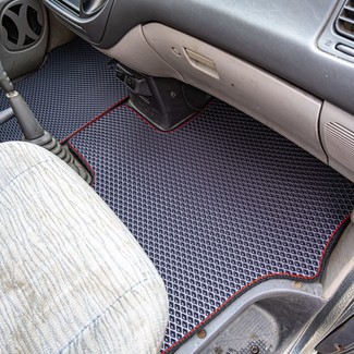 Ворсовые коврики на Mitsubishi Space Gear 1994 - 2007 в Новокузнецке