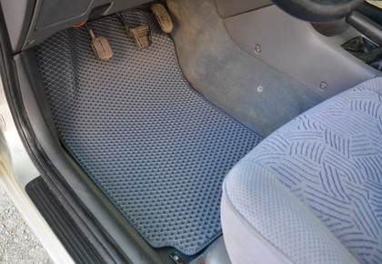 Ворсовые коврики на Toyota Avensis I 1997 - 2002 в Новокузнецке