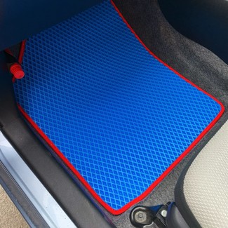 Коврики на Toyota Vitz III 2010 - 2020 в Новокузнецке