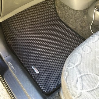 Коврики на Toyota Vitz I 1998 - 2005 в Новокузнецке