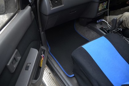 Коврики на Toyota Hilux Surf II 1989 - 1995 в Новокузнецке