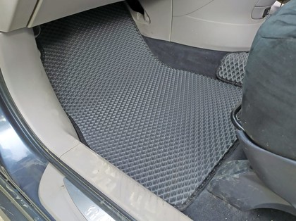 Коврики на Mitsubishi Grandis 2003 - 2009 в Новокузнецке