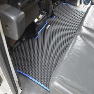 Коврики на Nissan NV200 2009 - 2025 в Новокузнецке