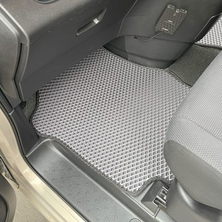 Ворсовые коврики на Nissan Serena (C26) 2010 - 2016 в Новокузнецке