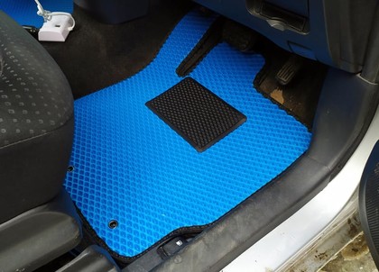 Ворсовые коврики на Toyota Ractis I 2005 - 2010 в Новокузнецке