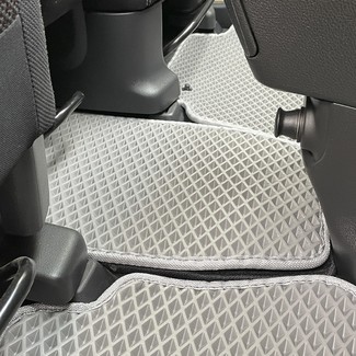Ворсовые коврики на Nissan Serena (C26) 2010 - 2016 в Новокузнецке